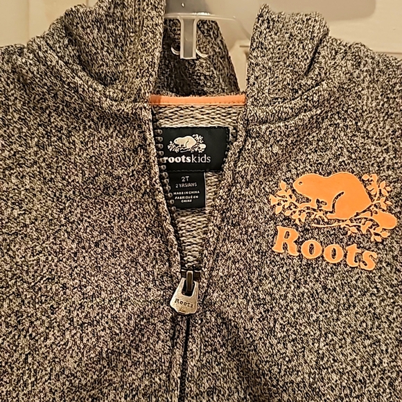 Roots toddler girls zipper hoodie 2T - Picture 4 of 4